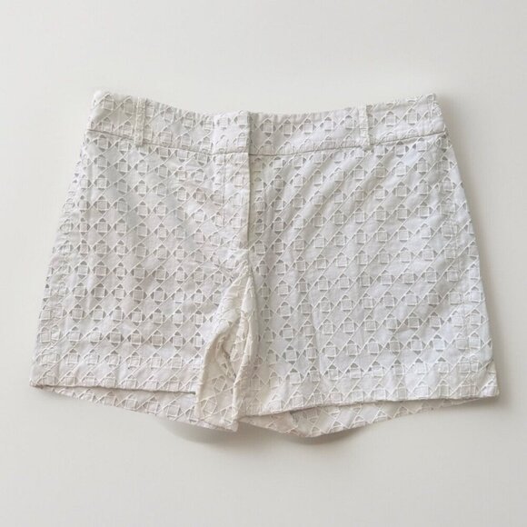 Ann Taylor LOFT White Geometric Lace Overlay Size 8 Shorts 5.5” Inseam Lined - Picture 1 of 5